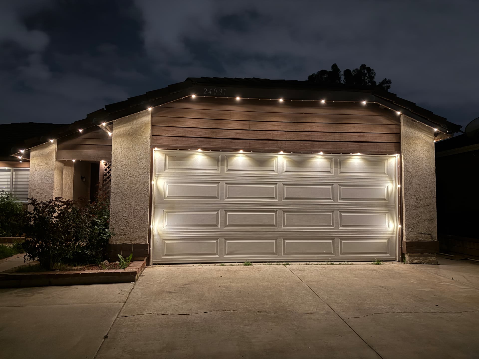 Permanent Roofline Lighting